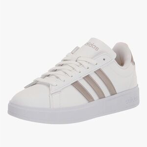 NWT adidas Women's Grand Court 2.0 Tennis Shoe